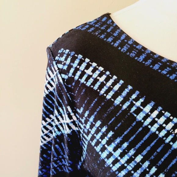 Karen Kane Classic Shift Style Dress - Picture 4 of 9